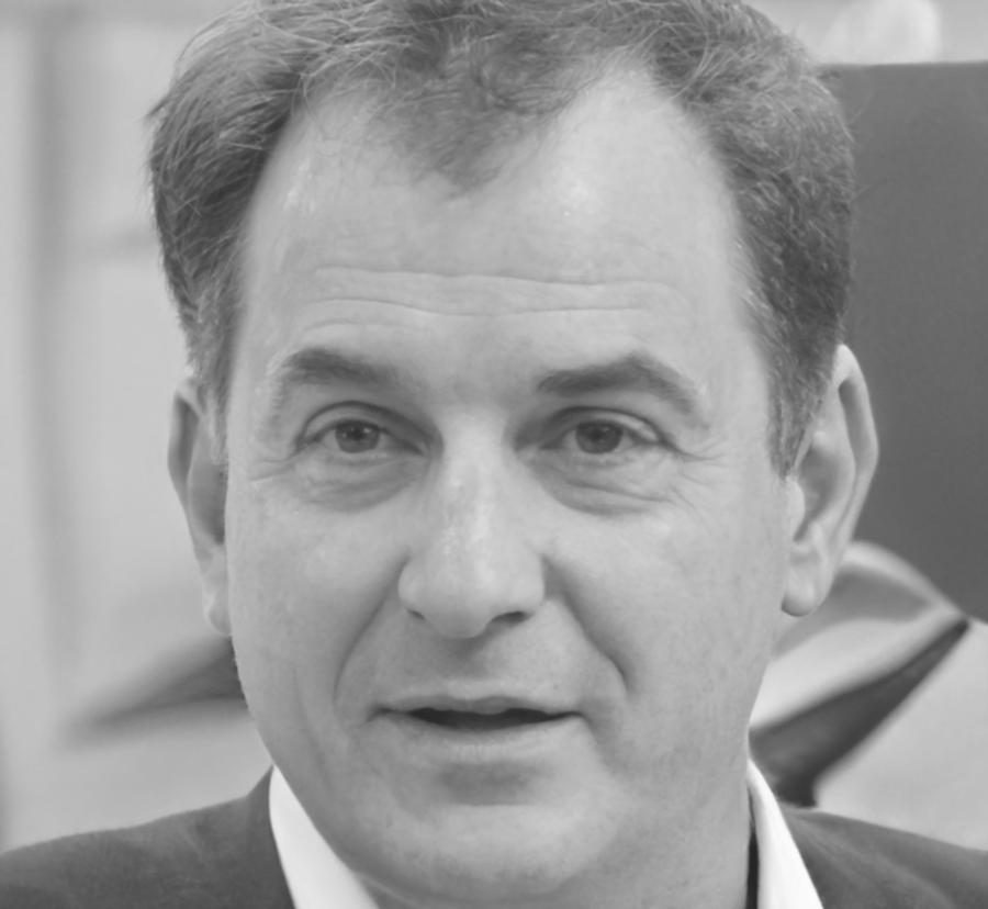 Retrato profesional de Mikel Echeverría